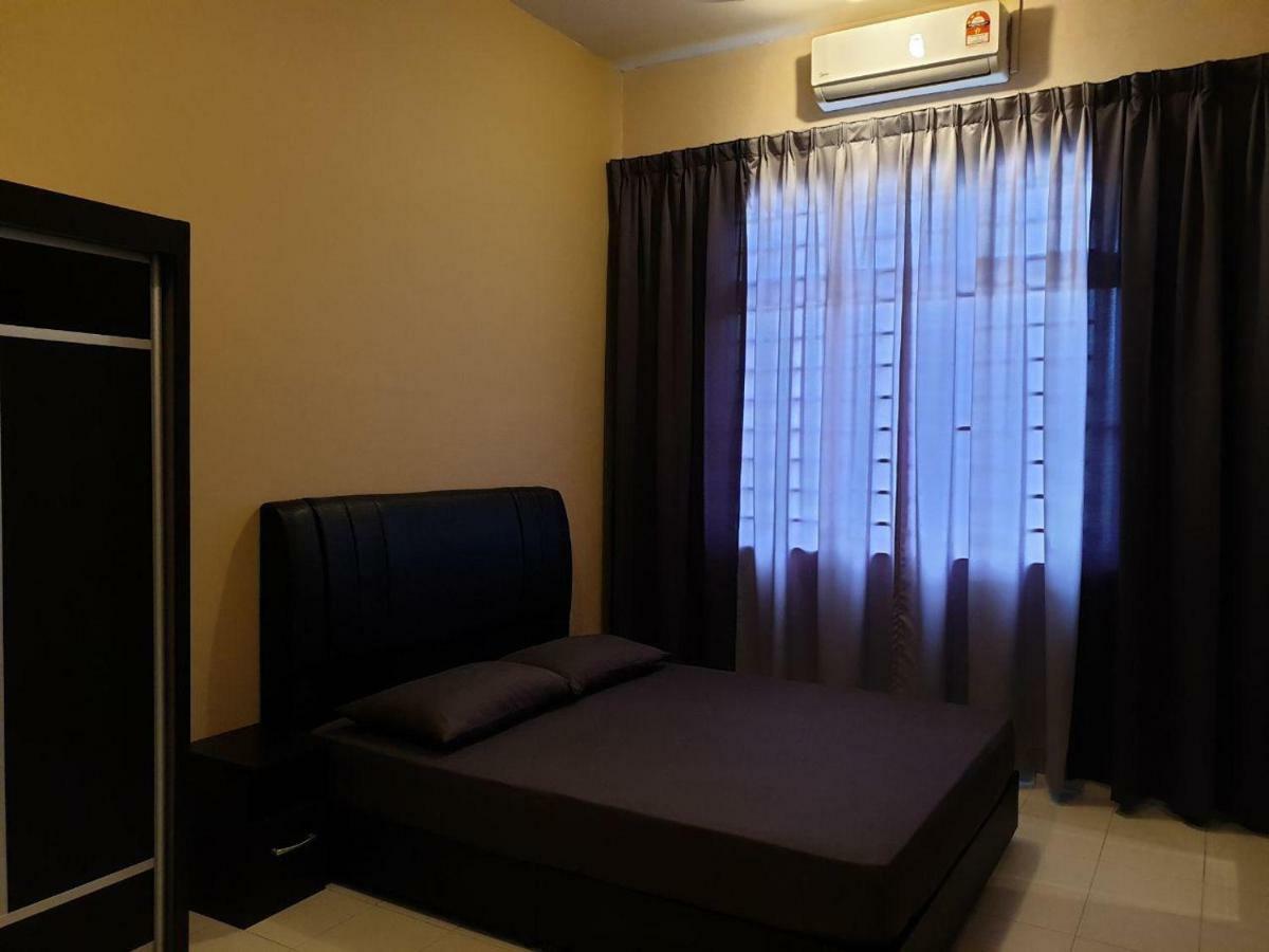 Lindanazri Homestay Mitc Melaka Exterior photo